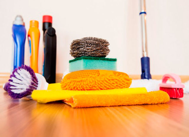 Descubre cómo ahorrar con los servicios online de limpieza del hogar
