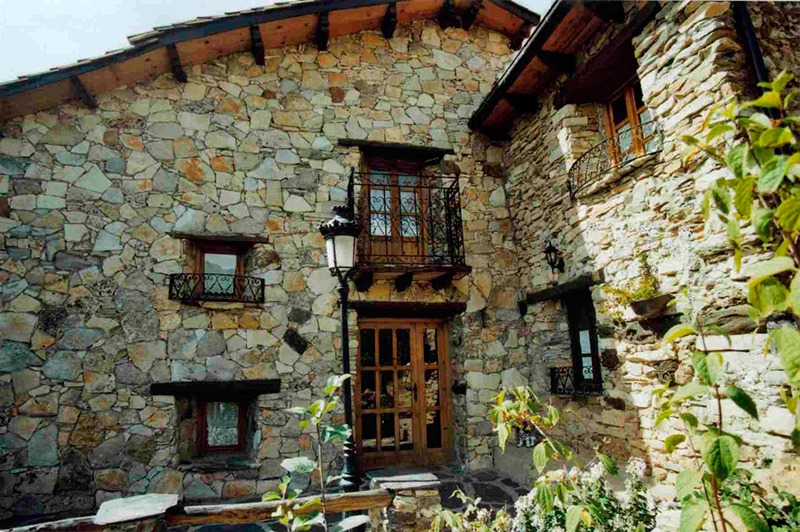 Las mejores apps de casas rurales para preparar un viaje