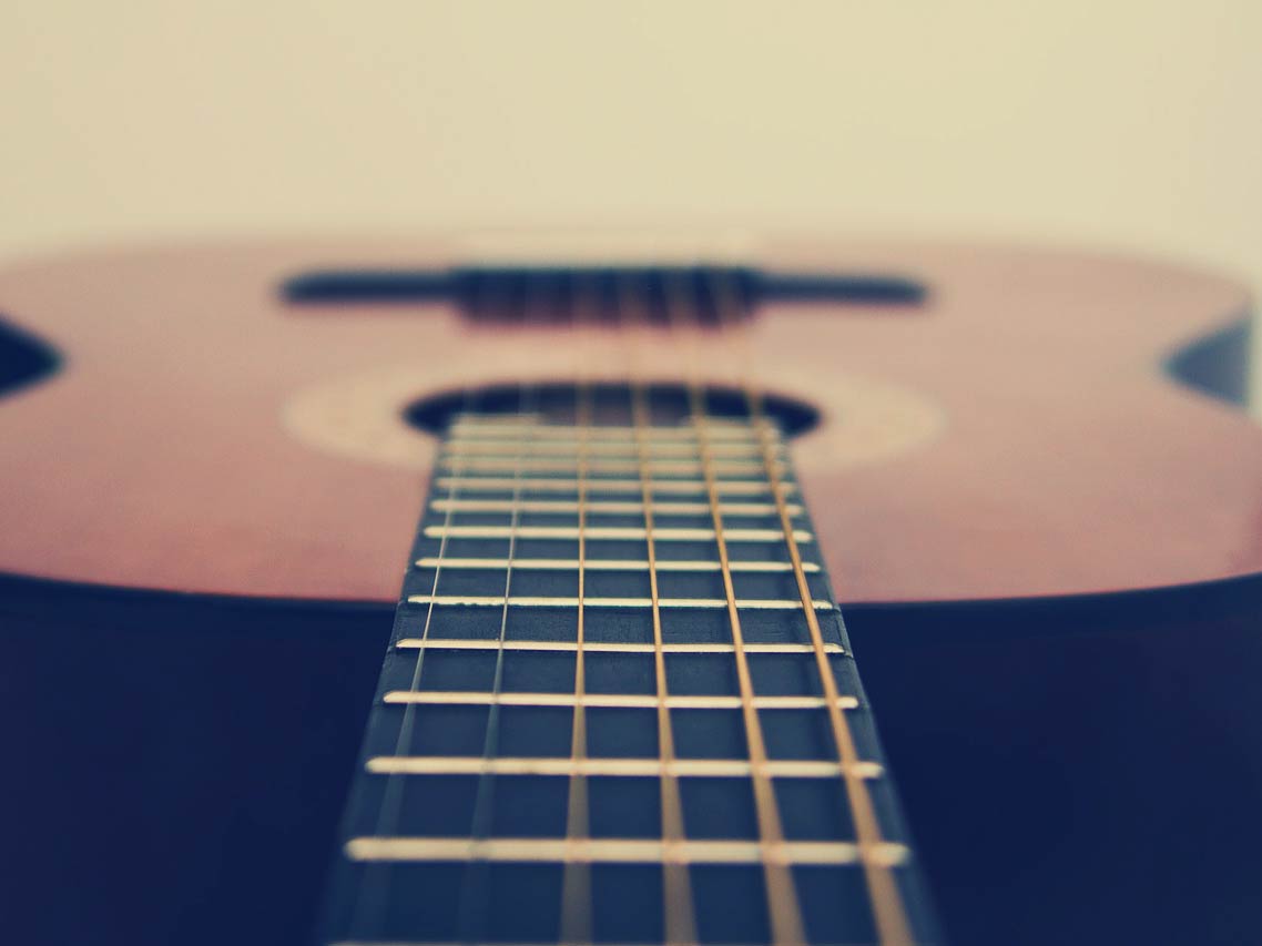 Cómo aprender a tocar la guitarra online y convertirse en Paco de Lucía