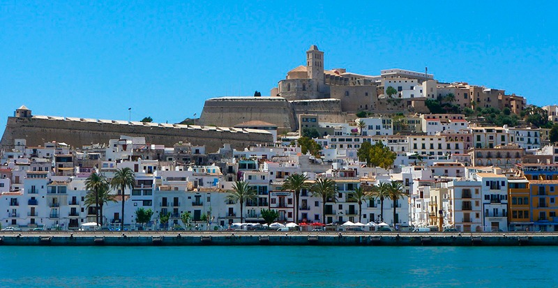 Turismo low cost en Ibiza: hay vida más allá de la noche