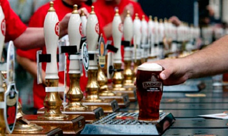 Disfruta de una buena pinta en los mejores pubs de Londres