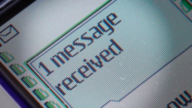 España destierra el envío de SMS