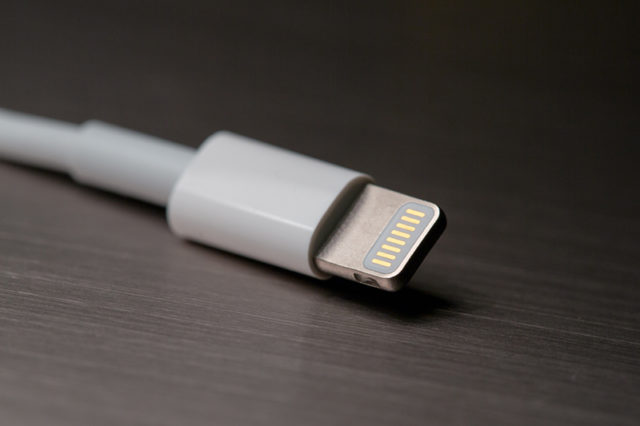 Apple retira adaptadores defectuosos