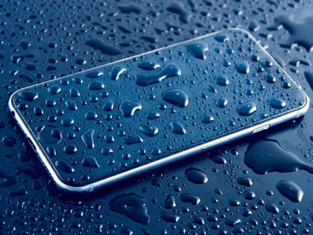 ¡Cuidado con el agua! Consejos para secar tu teléfono móvil