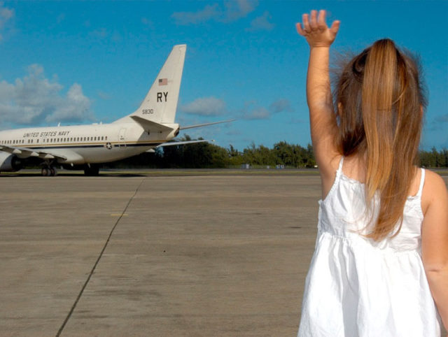 Viajes con niños en el avión: consejos para un vuelo sin estrés