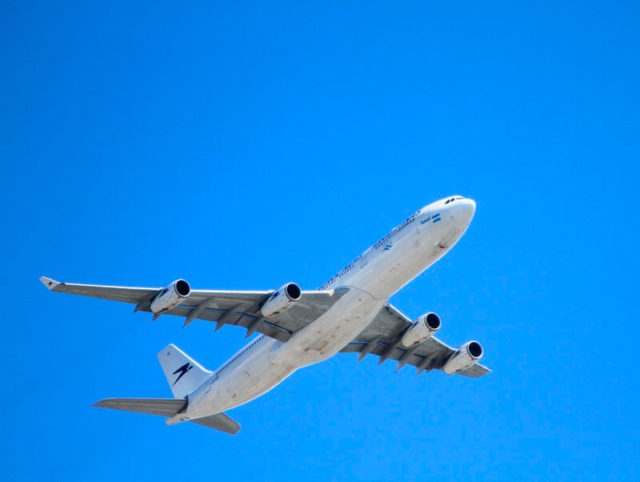 Cuál es el mejor momento para reservar viajes en avión