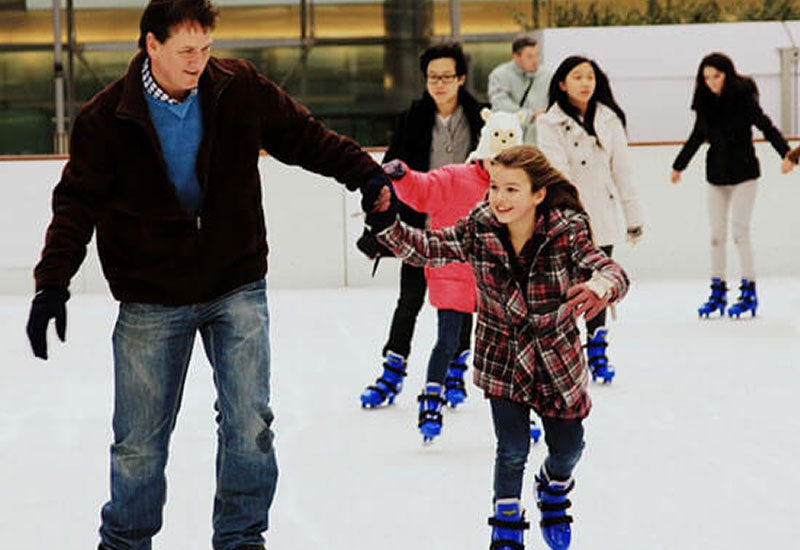 Consejos prácticos para disfrutar en familia de una pista de hielo