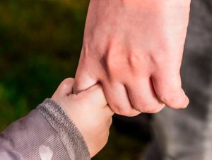 Riesgos de la sobreprotección infantil: cuídalos, pero no excesivamente