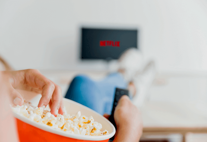 Palomitas y Netflix con la mejor velocidad de Internet Smart Tv