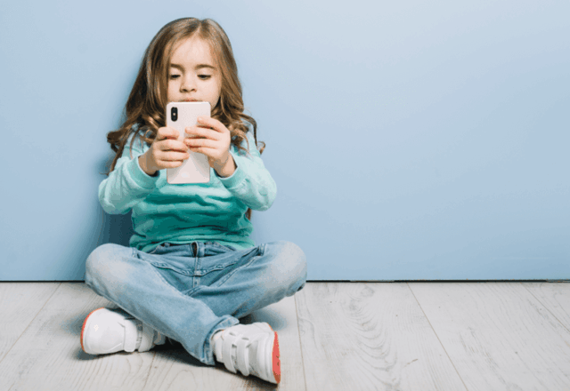 Los mejores móviles para niños y adolescentes